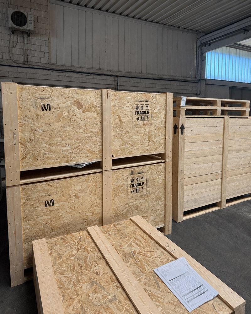 Nido packed in its custom-built wooden crate