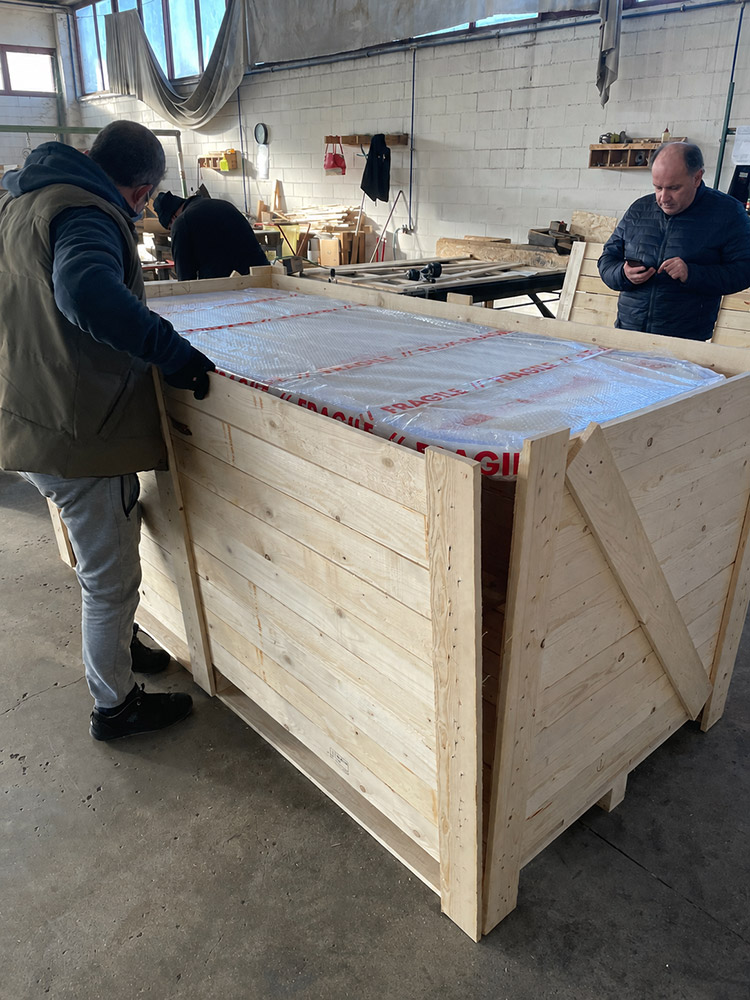Ninfea imballato nella sua cassa di legno su misura