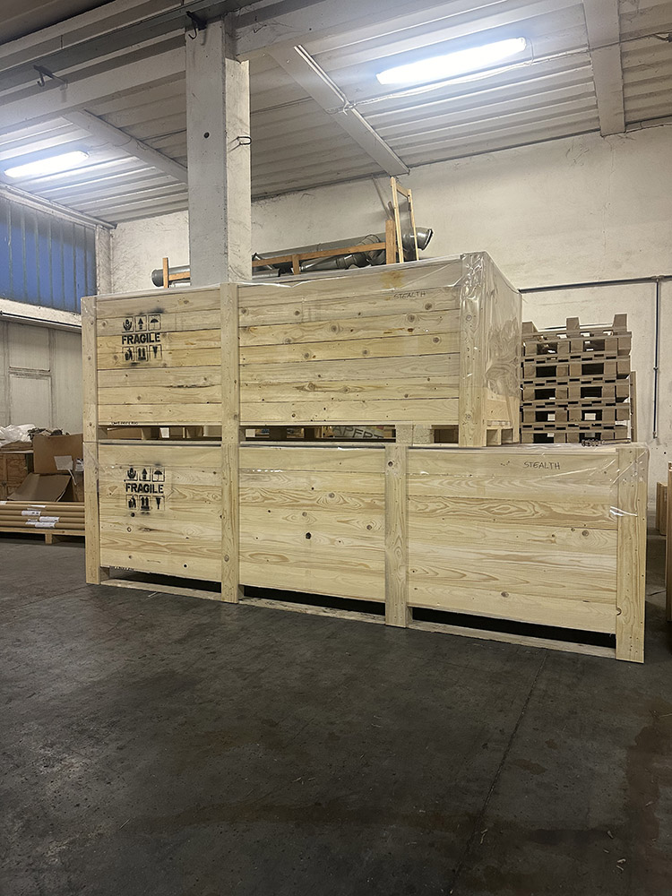 Stealth imballato nella sua cassa di legno su misura